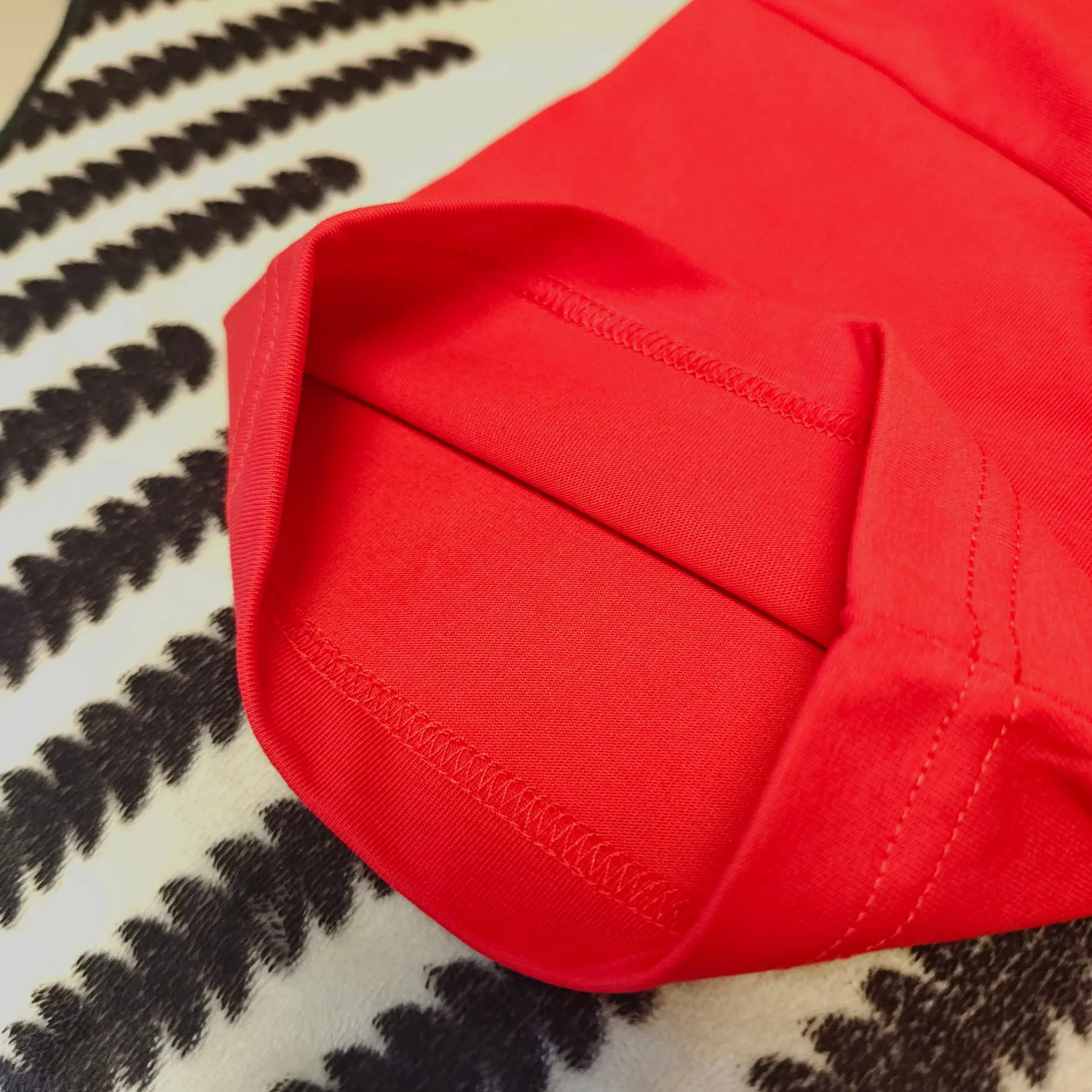 🅿️190 Croxin 2025 autumn and winter new style 250g round neck short-sleeved tee. Really great. Unisex loose version. Size S M L XL XXL five sizes black white red